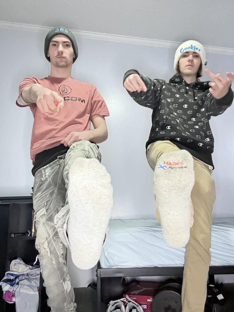 MasterAiden00's tweet image. Get Them Wallets open for Me and @MasterDrake9! #findom #feet #cashmaster @MASTER_UPDATES