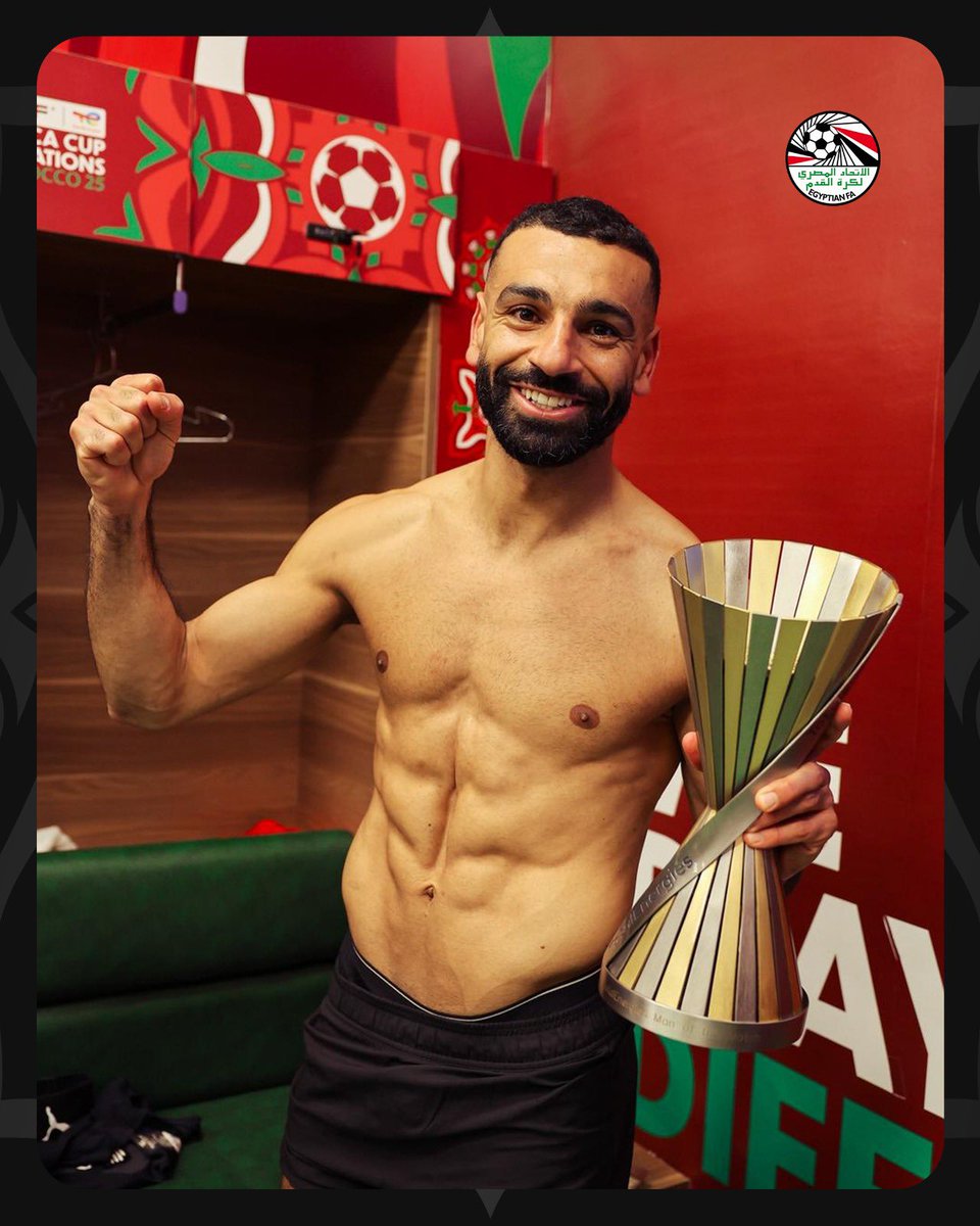 صنع الثاني 🤝
سجل الثالث ⚽️

القائد صلاح رجلًا لمباراة منتخبنا أمام كوت ديفوار 🇪🇬👑