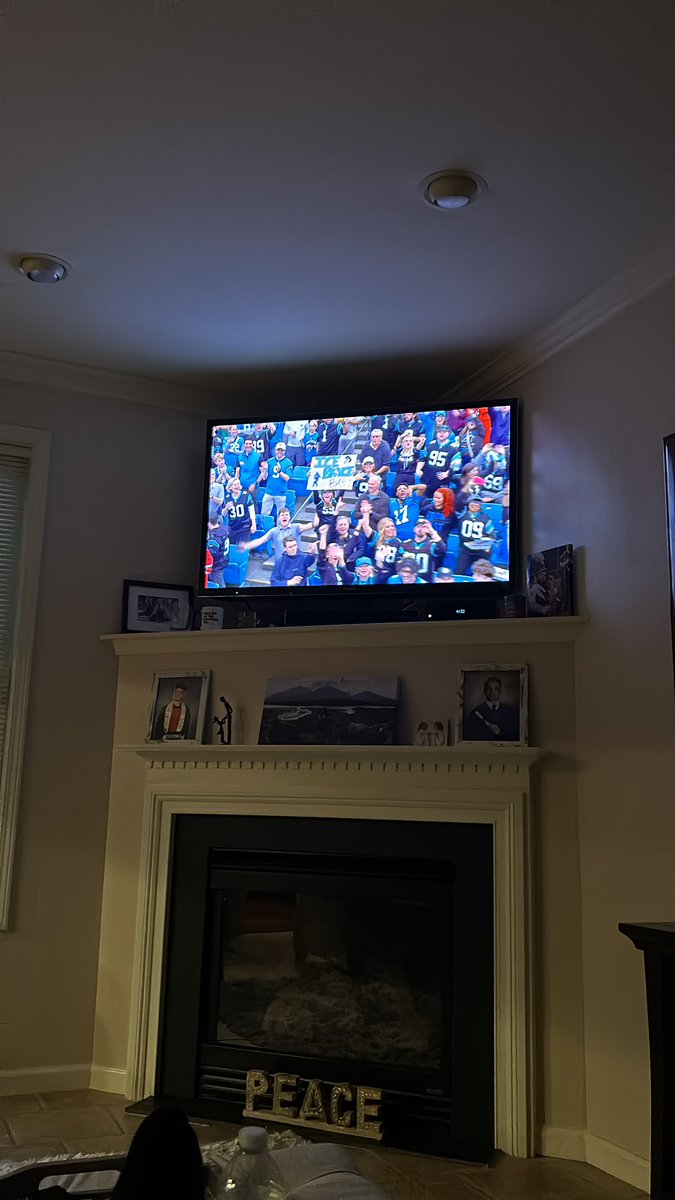 capkraz's tweet image. First time in 8 years I’m sittin on my couch watching Panthers playoff football LETS GOOOO #KeepPounding
