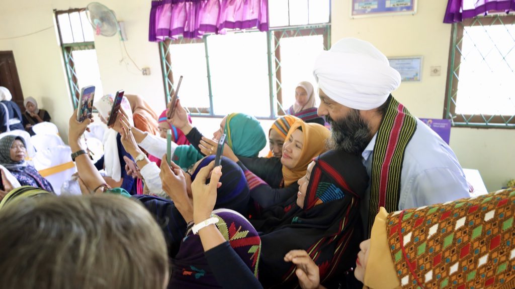 randeepssarai's tweet image. When women lead, communities grow resilient and economies thrive. I met inspiring women leaders from PEKKA and @Soliper_SP — grassroots change makers who, with Canadian assistance and aid, are able to create sustainable livelihoods while advancing gender equality.