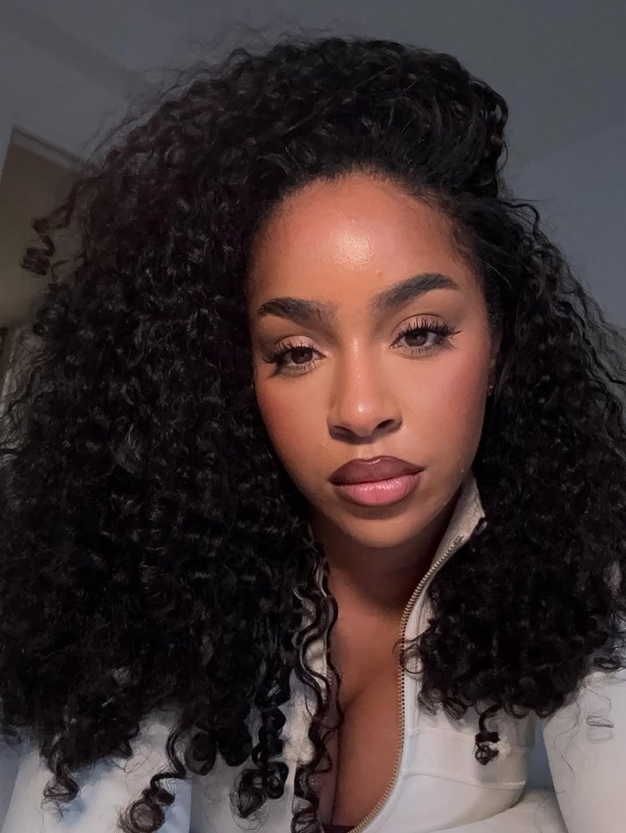 BaddiiesPostbad's tweet image. 