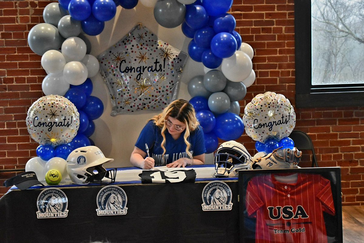 Lexussoftball26's tweet photo. Signed and sealed!!! Let's go mounties https://t.co/kRkfb7L0nL