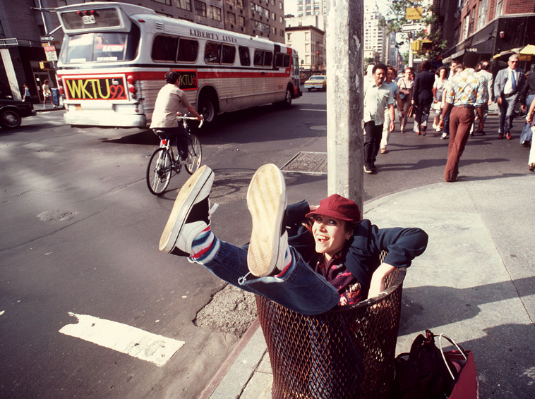 TheCinesthetic's tweet photo. Carrie Fisher photographed by Douglas Kirkland in Manhattan, 1980 https://t.co/8lrNgQBleN
