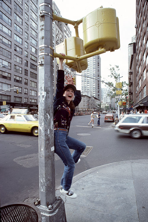 TheCinesthetic's tweet photo. Carrie Fisher photographed by Douglas Kirkland in Manhattan, 1980 https://t.co/8lrNgQBleN