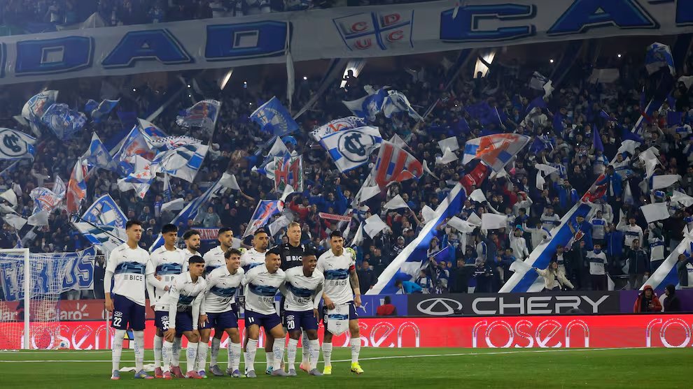 ⚪️🔵 La UC llega a su meta: el Claro Arena completa 14 mil abonos para la temporada 2026 latercera.com/el-deportivo/n…