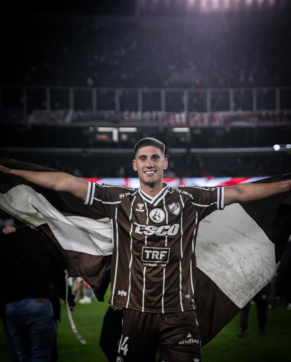 CifutBR's tweet photo. 🇦🇷Remo negocia a contratação de Leonel Picco (27) volante do Platense, um dos campeões argentino.

🧩Primeiro volante carregador de piano, defensivamente vai bem demais e chega como o cara do meio campo, em outros times seria prata mas mo Remo é ouro, visto a qualidade do setor.

Selo CIFUTBR OURO!🥇