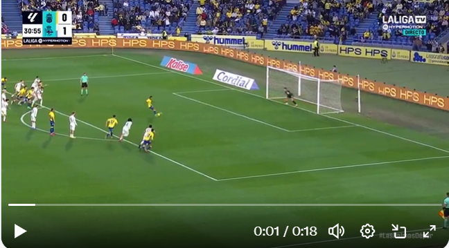 CiroRoHe's tweet photo. @Francis_Matas @UDLP_Oficial @SER_LasPalmas @SerDeportivosLP Francis,no se si el penalti es justo o no, pero antes de tocar el balón Viera ya hay defensas del Depor dentro del area y esto es inadmisible teniendo VAR. https://t.co/IN9WtNWmEG