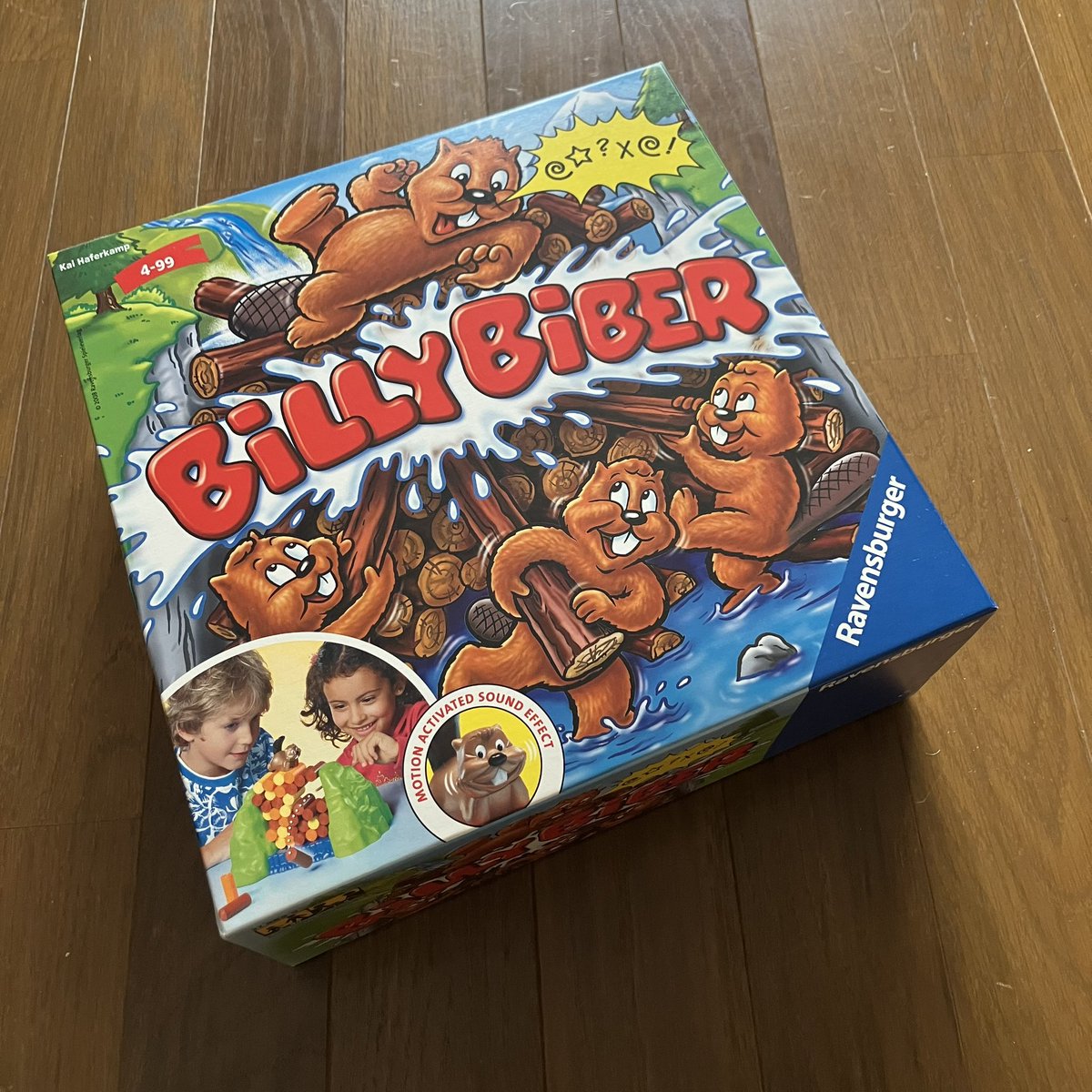 nusfrog's tweet image. 三重県の嫁様の実家に唯一あるボドゲ🦫
『ビリービーバー』

このビーバーのビリーくんは振動を感知すると、ホラー映画に出てくる呪われしマスコットですか！？くらいヤバい声で鳴く❗️「キャーキャギャギャキャーハーッ」🥶
「@⭐︎？×！」🥶怖くて真剣になれます🦫