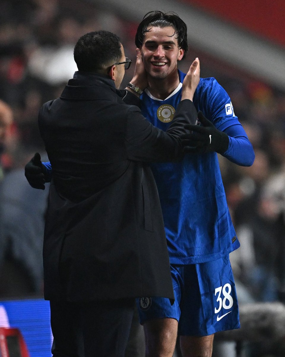 premierleague's tweet image. Liam Rosenior makes an emphatic start to life at @ChelseaFC 🔵

The Blues put five past Charlton to ease through to the fourth round of the FA Cup 👏