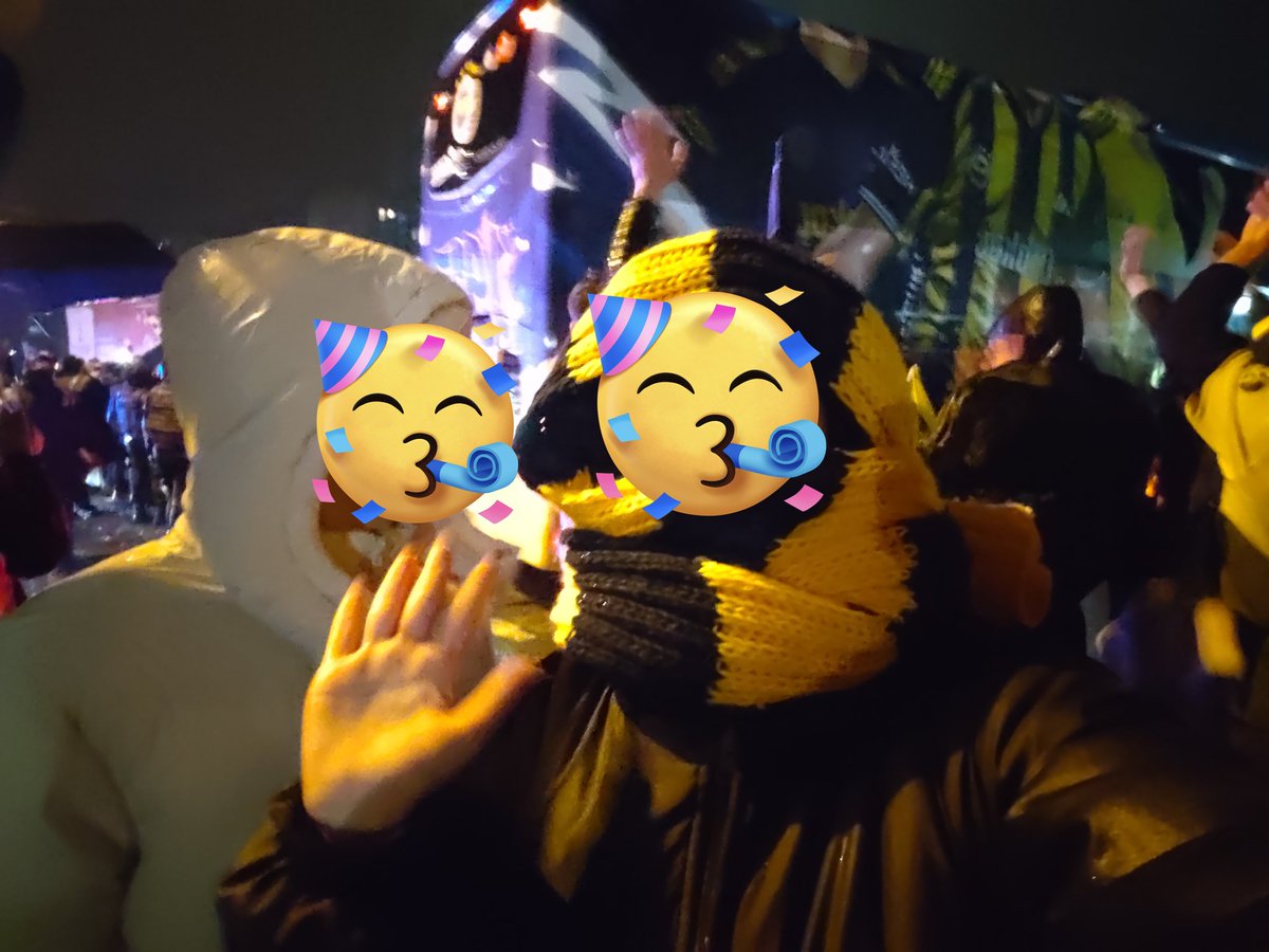 belki zıplamayan tayyipçi deriz diye geldik... sadece galatasaraya kufur ettik