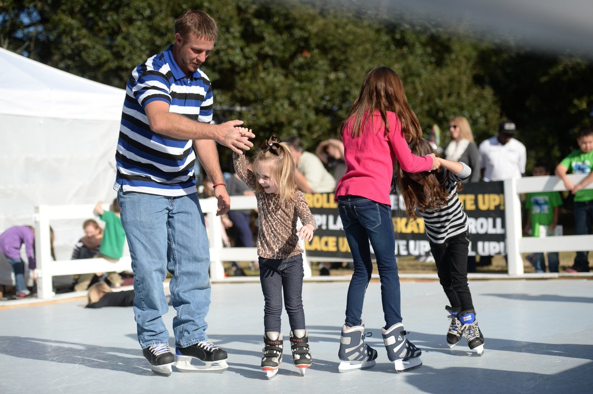 AudubonNature's tweet photo. Who wants to have sneaux day?! Join us outside Audubon Aquarium on January 17 and 18 from 4 - 8 p.m. for faux snow, eco-friendly ice skating, tasty treats, and more! ❄️ 

Details and tickets can be found here: https://t.co/l9ARLYACg8 https://t.co/NRemVs6hfp