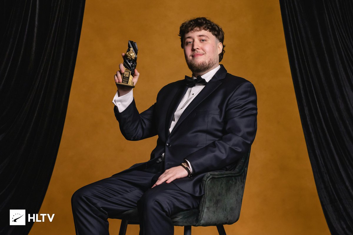 VitalityReport's tweet image. What a night for bee'z 🐝! 

Opener : Flamez 🥈
Closer : Ropz 🥇
Anchor : Mezzi 🥇
AWPer : Zywoo 🥇
IGL : Apex 🥇
Coach : XTQZZZ 🥇
Highlight : Ropz 🥉
CS2 Team : Team Vitality 🥇
Player : Zywoo 🥇/ Ropz 🥉

#VITWIN