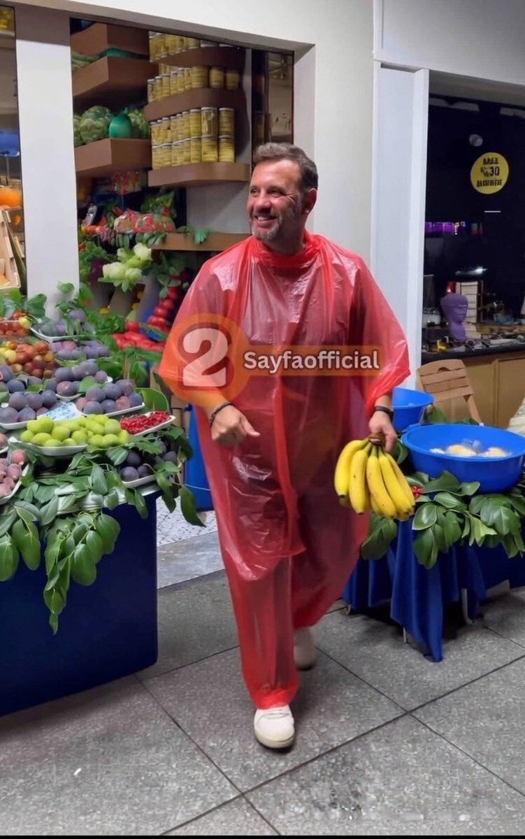 Okan Buruk, maç sonrası Bebek manavda görüntülendi