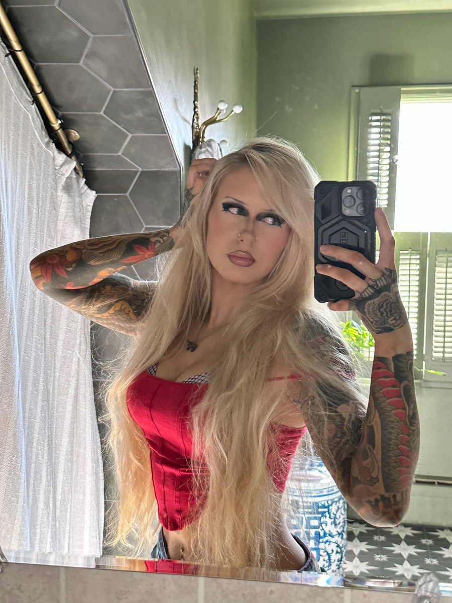alexis xj👩🏼‍🏭 tweet media