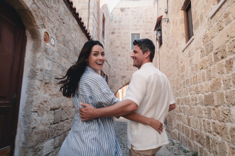 TravelHudson's tweet photo. 🇬🇷✨ Discover the charm of Rhodes Old Town in Greece! Stroll hand-in-hand with your loved one through the cobblestone streets, exploring the architecture and the vibrant atmosphere.  🌅

Ready to embark on your European getaway? Contact me today! https://t.co/t0IXAdtWkN