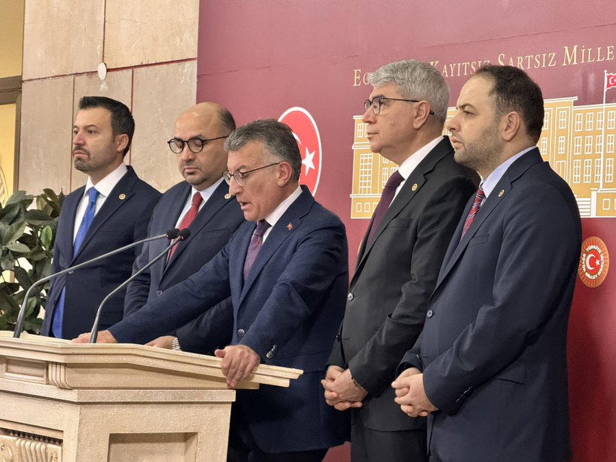 1000 lira zam yaptıklarını söylemek için ekran karşısına 5 kişi çıktılar abv!#CHPEmekliNöbetineDevam