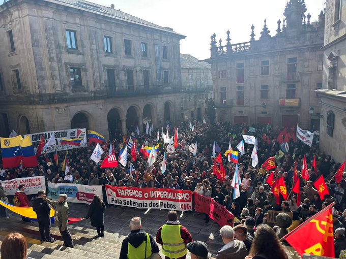 planwac's tweet photo. Muy conmovedor ver las decenas de manifestaciones que a diario se realizan alrededor del mundo en apoyo a Venezuela. 

Poco importa cual sea la consigna: Por la Libertad de Nicolás y Cilia /A favor de la Paz en Venezuela y el mundo / Contra la guerra / En rechazo a la agresión militar de Trump/ Contra el Imperialismo /En defensa del derecho internacional...

Todas las causas cuentan, todas las razones cuentan, todas las voluntades cuentan. Y todos los gestos y acciones son agradecidos por nuestro pueblo.

 La agresión a Venezuela y su democracia ha movido las fibras del mundo. Nuestra resistencia es un ejemplo para la gente digna de todo el mundo.

Construyamos un gran movimiento mundial a favor de los pueblos, por los derechos de todos, por la soberanía, por la justicia... Para que sea más humana la humanidad.

¡Gracias! 🇻🇪💛💙❤️