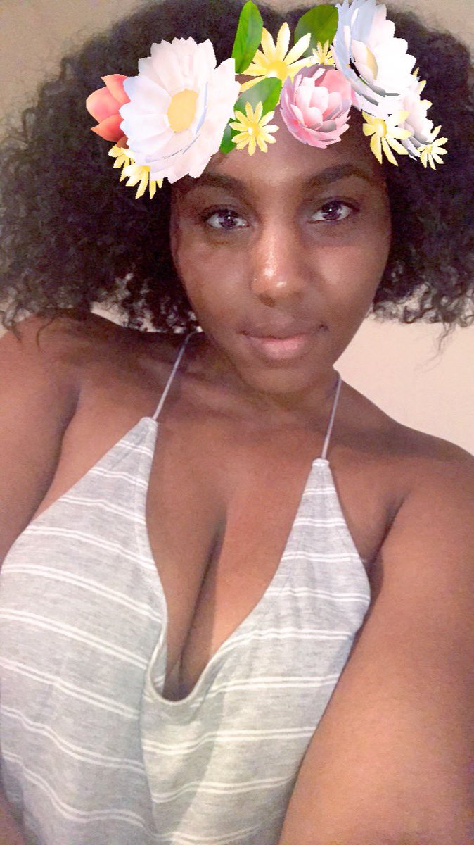 Snapchat filters had your girl in a headlock. 😅 10 years ago is CRAZY!