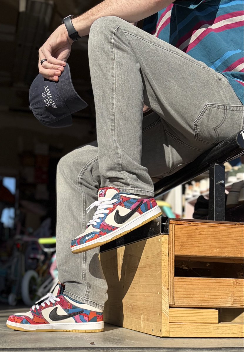 3rd annual #ParraDay is here already? Sheeeeeesh, and <a href="/beiberlove69/">TurdFergeson</a> still hasn’t managed to get his hands on a pair 🥴😂 #kotd <a href="/scarvesfell/">👽Brypolar👽⬆️⬇️</a>