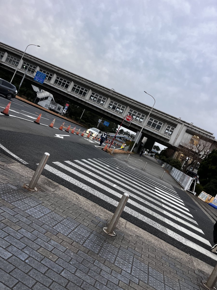 mugi_0085's tweet photo. 幕張メッセ駐車場7時で満車です〜 https://t.co/EHd8YZ7q9Z