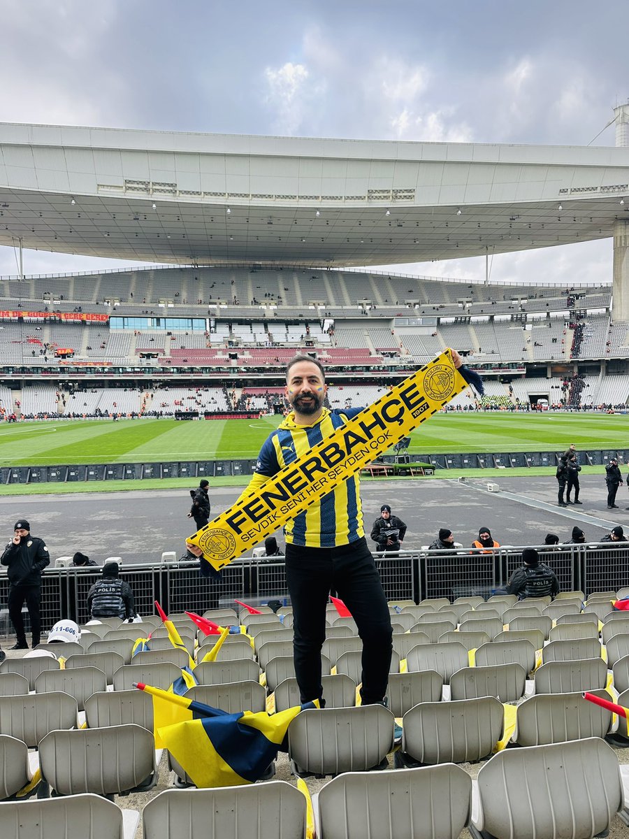 Bir hayal daha gerçekleşti :) Tebrikler Fenerbahçem 🏆💛💙🏆

#SueperKupa2026