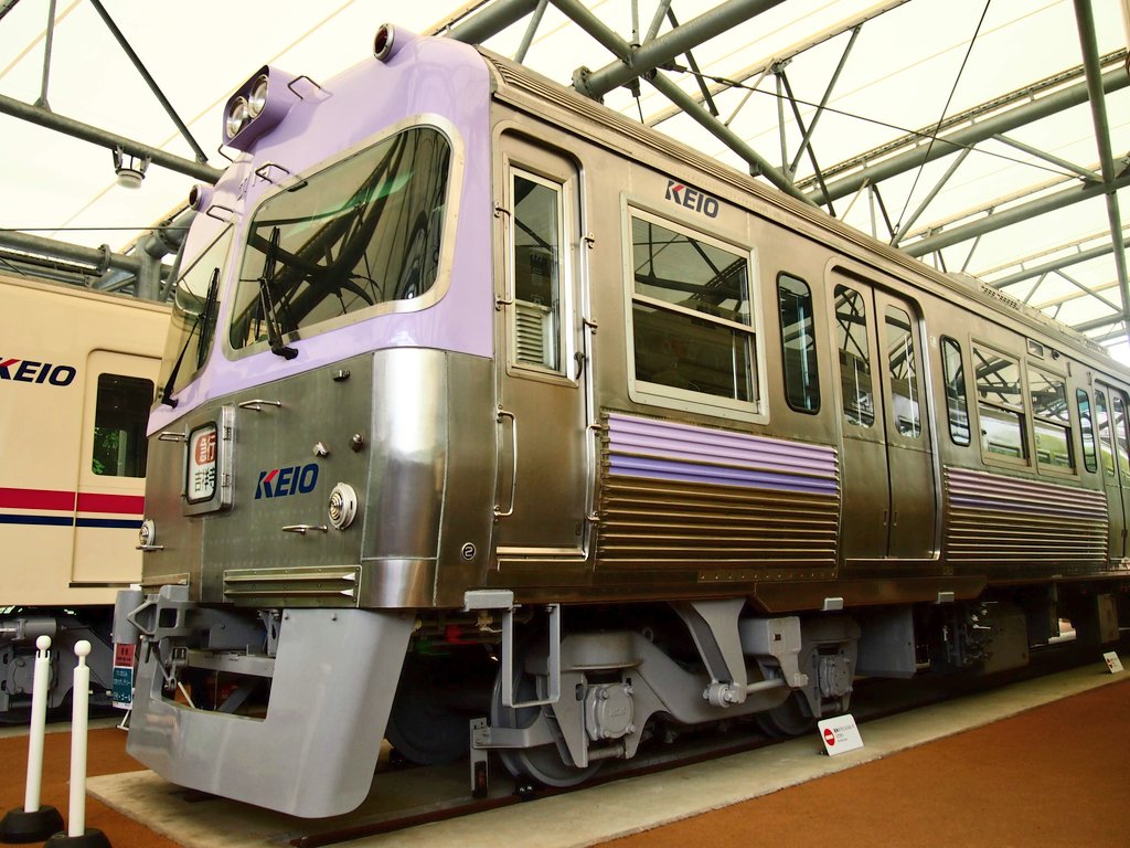 京王3000系は、製造が26年間に渡ったため、様々なバリエーションが