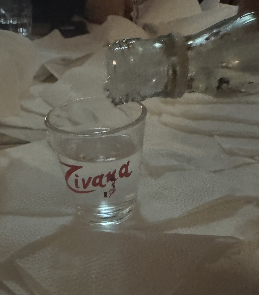 «Μάτια μου κι εγώ για σένα έχω έρωτα που άλλο δεν αντέχω….»🥰