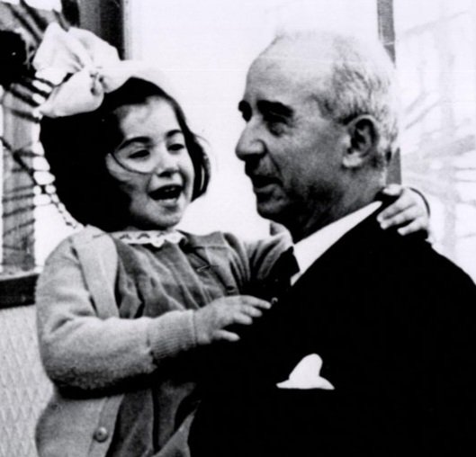 onur_1283's tweet image. "Eşini mesut edebilecek herkes evlenmelidir. Çoluk çocuk sahibi olmalıdır. Bana bakmayınız... Bu meselede örnek İsmet Paşa'dır."

Atatürk