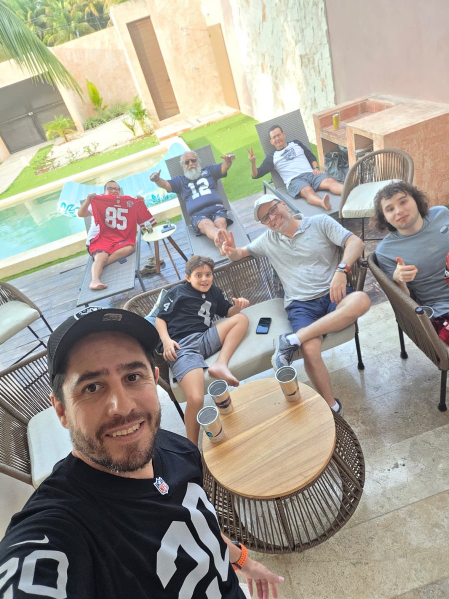 MOTE ⚽️🏈⚾️🐶🏃🏻♂️🍻 tweet media