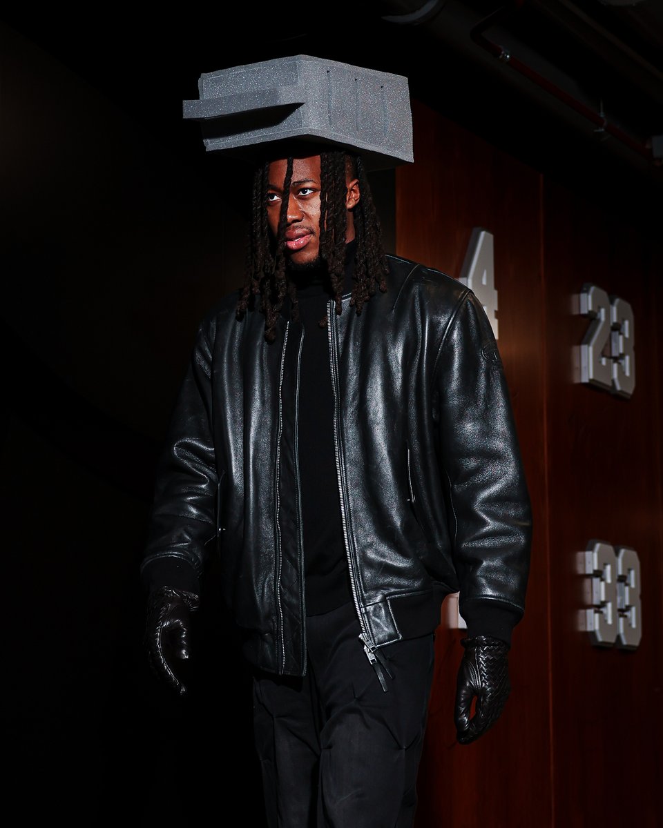 chicagobulls's tweet image. Go Bears 🐻⬇️ @AyoDos_11