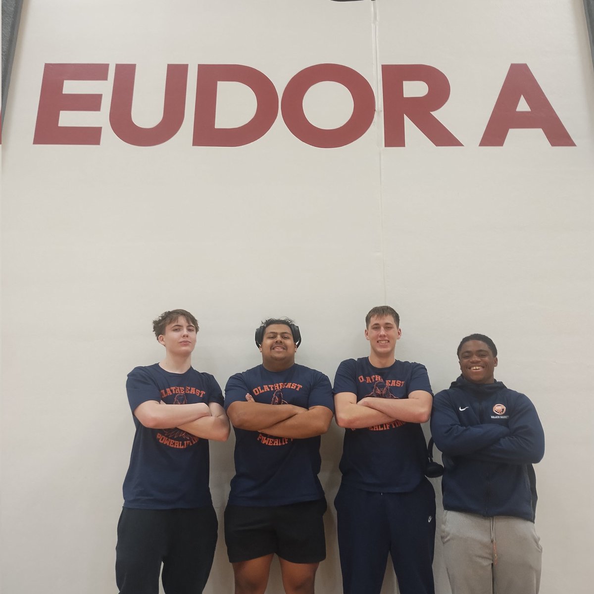 egttil's tweet image. What a day for these Hawks! Especially our own Ryan King with a PR of 500 lbs. on Squats and 260 lbs. on Bench. Way to represent Men. Go Hawks!