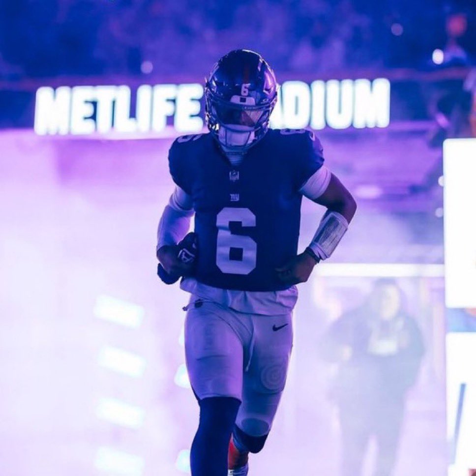 Jalen Coker is easily the WR1 in Carolina. Dart ROTY 🔜