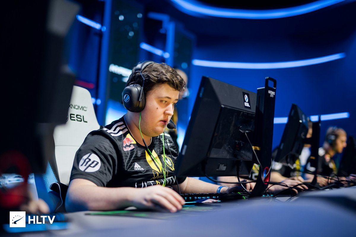 CroissantStrike's tweet image. L'INCROYABLE CARRIÈRE DE 🇫🇷 @ZYWOO !
🥇 #1 en 2019
🥇 #1 en 2020
🥈 #2 en 2021
🥈 #2 en 2022
🥇 #1 en 2023
🥉 #3 en 2024
🥇 #1 en 2025