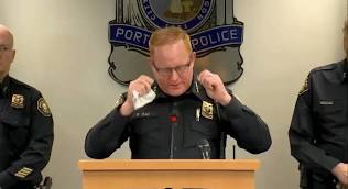 steveetatum2's tweet photo. Portland Police Chief Bob Day crying that his fellow criminal gang fam has to be arrested.
How do you get to be a police chief when you don't want to be a policeman? Fucking leftist retard! Eat shit Portland! Fuck you!
#BobDay #PortlandClowns #FuckPortland #FuckDemocrats https://t.co/UbOBTup2Eb