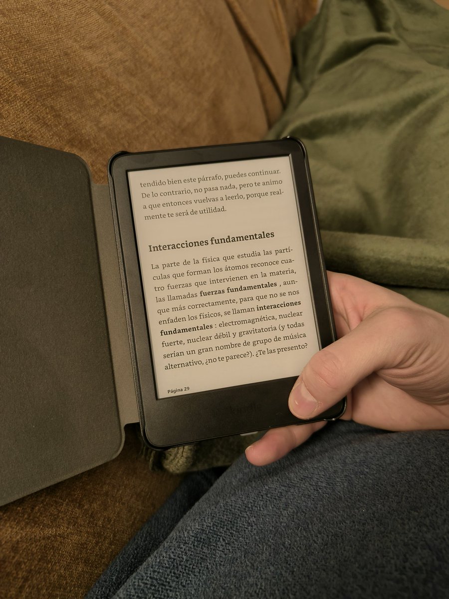 victorlate's tweet photo. @OperadorNuclear Por fin en mis manos una lectura que tenía muchas ganas de abordar. Gracias Alfredo por compartir unos conocimientos que nos hacen libres de los mantras de muchos fariseos. Un saludo. https://t.co/mEXQLU9mQa