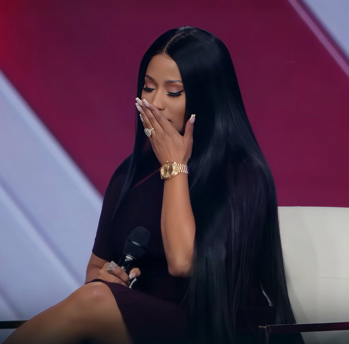 BlackMedia___'s tweet image. Nicki Minaj hasn’t been on the internet for more than a week now.

— many believe she’s working on her next album, which is about to reset Hip Hop.