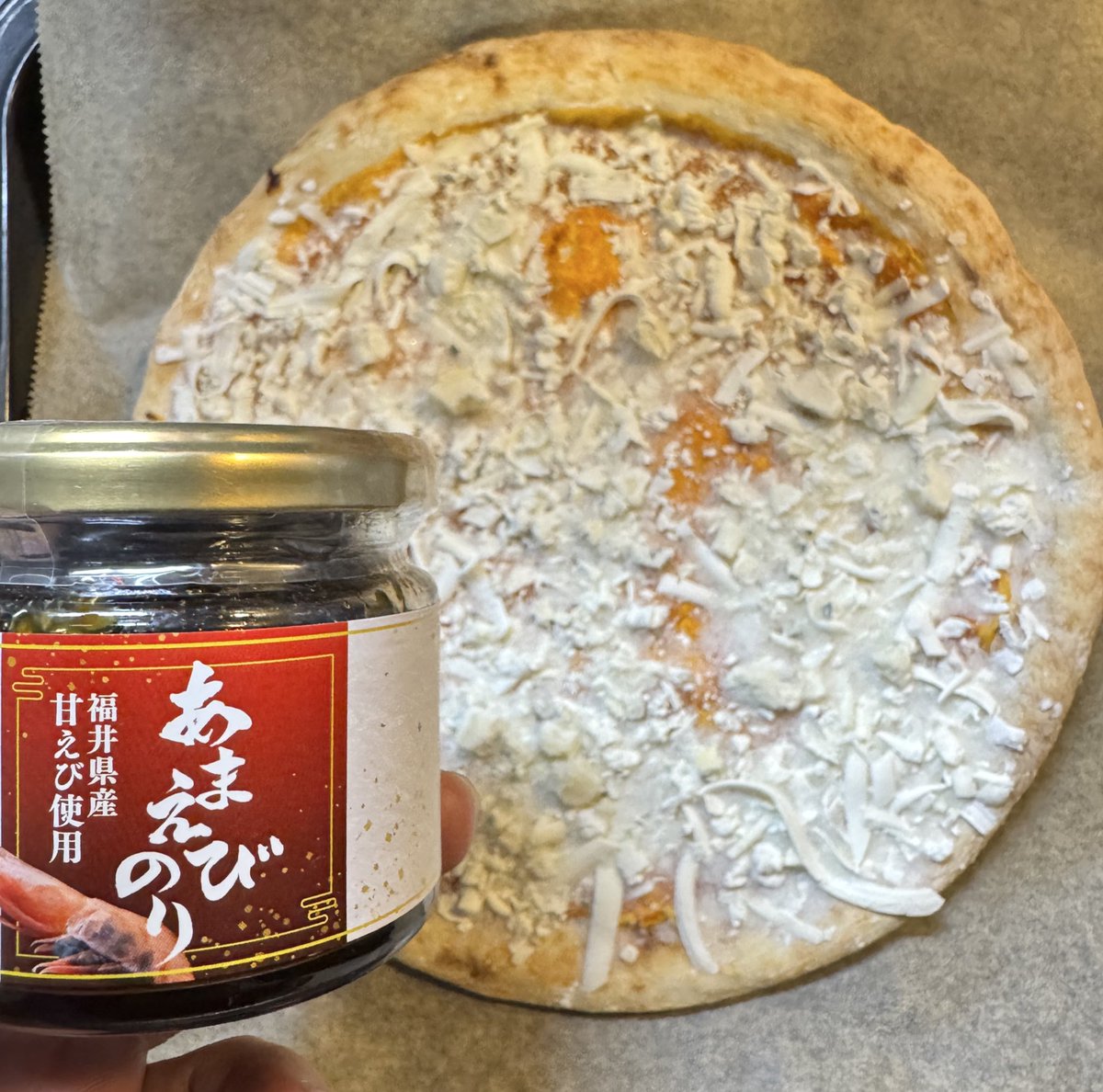Takekachidoki88's tweet photo. 本日のZUPPIZZAは、雄島水産新商品の甘エビ海苔佃煮とオイチーネギ。

#美味いのか
#多分メイビー恐らく
#ウマイはず https://t.co/BHG62hIZNA