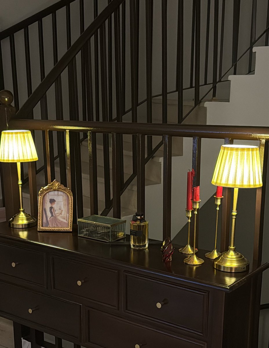 _irrer's tweet image. « اليوم سألت نفسي: مَن أنا؟
فكان الجواب صمتًا طويلًا عميقاً ».