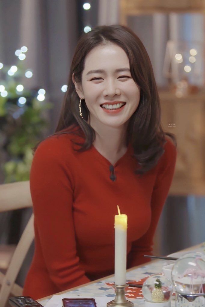 onlybinjin_'s tweet photo. thank you for landing in our hearts and never leaving 🤍
happy birthday to the owner of the most beautiful eye smile, son yejin ✨💖 https://t.co/52d0qqRMMc