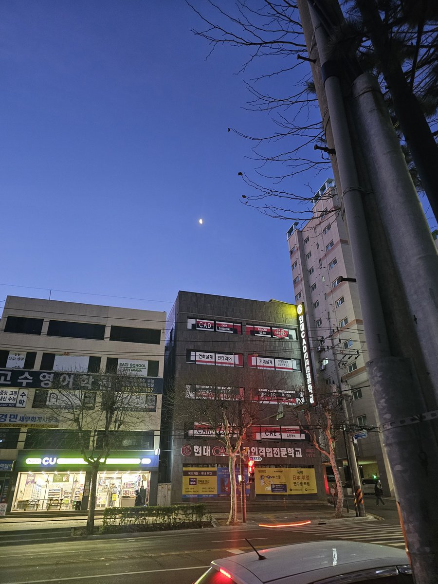 Seg_Golden's tweet image. 아침..출근길 달...