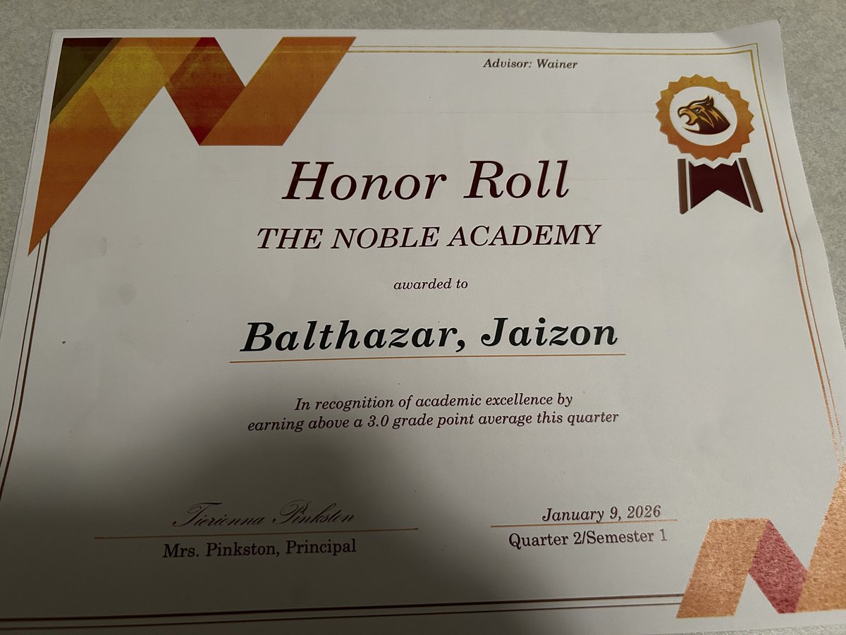 Jaizon_B's tweet photo. This is what’s going on after my season. I have gotten on the honor roll for my first semester of my senior year and pushed through all my challenges that’s i have faced along the way. I also led my football team to a conference championship. Also got first team for football. https://t.co/OEm5AWkYHy