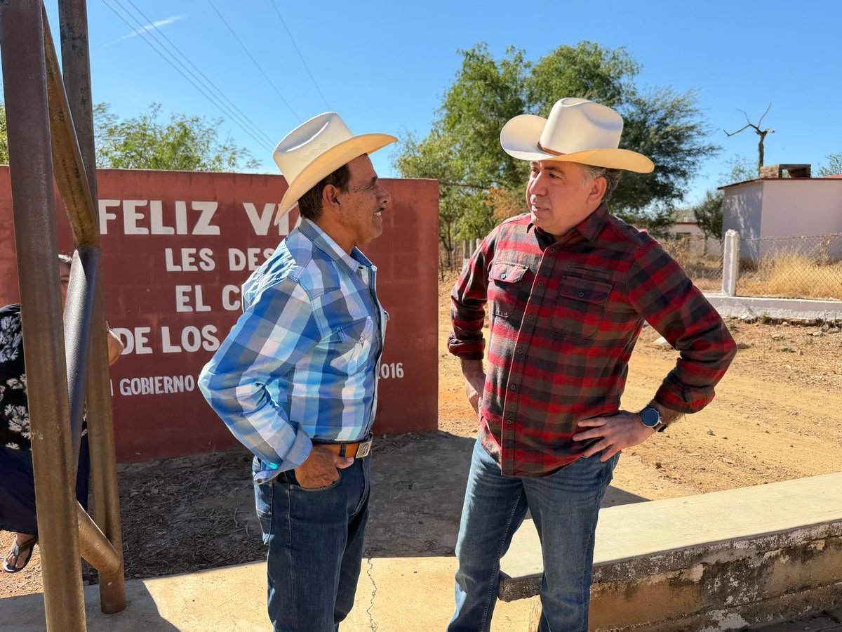 Hoy anduve por mis lares. Caminando llegamos al rancho de El Cerro de los Guerrero, en #Badiraguato, a reunirnos con las y los vecinos de este entrañable pueblito de mi tierra, mujeres y hombres nobles y trabajadores donde los haya.
 
A una sola voz, desde estas veredas,