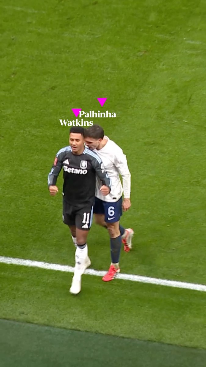 مشادة قوية بين بالينيا مع مورجان روجرز ولاعبو أستون فيلا بعد نهاية مباراة الأمس 