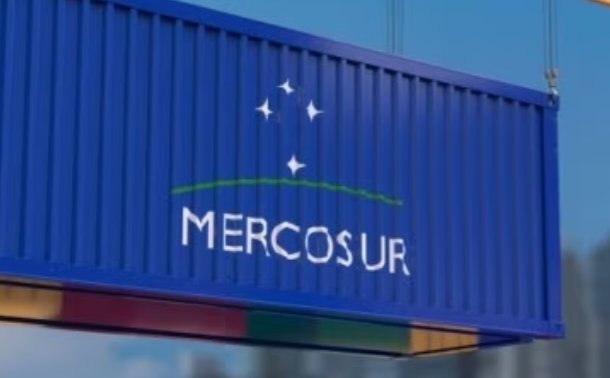 Lexotanil__'s tweet image. #Mercosur #αγροτικες_κινητοποιησεις
Περί της επιλεκτικά επικίνδυνης Mercosur ο λόγος. Ας μιλήσουμε καθαρά γιατί κουραστήκαμε με την αγροτική  αγανάκτηση δια πάσαν νόσον κ πάσαν μαλακίαν. 

Η Mercosur δεν “φέρνει” ξαφνικά εισαγωγές. Τις εισαγωγές τις είχαμε χρόνια, απλώς τώρα…