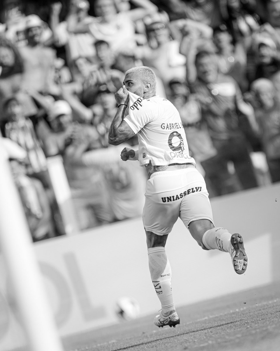 gabigol's tweet image. Como tudo deve ser 🤍🖤