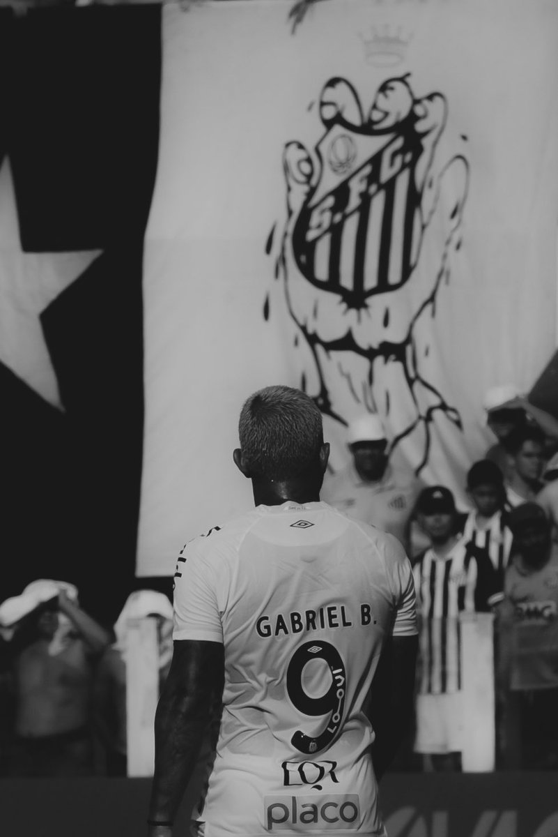 gabigol's tweet image. Como tudo deve ser 🤍🖤