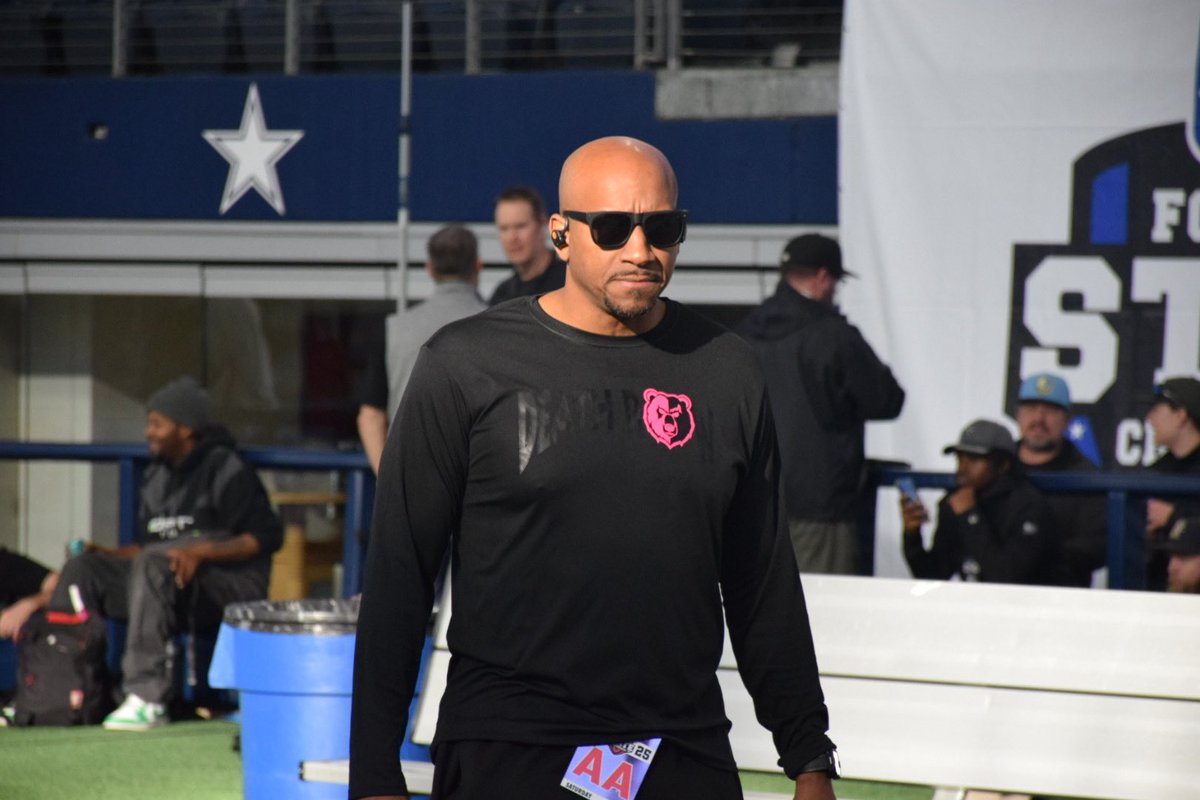 MikeRoach247's tweet image. SMU is expected to hire South Oak Cliff’s Kyle Ward as safeties coach, a source tells @247Sports. The long time defensive coordinator at the Dallas high school is well regarded as a secondary coach and played a key role in the Golden Bears reaching five straight state finals