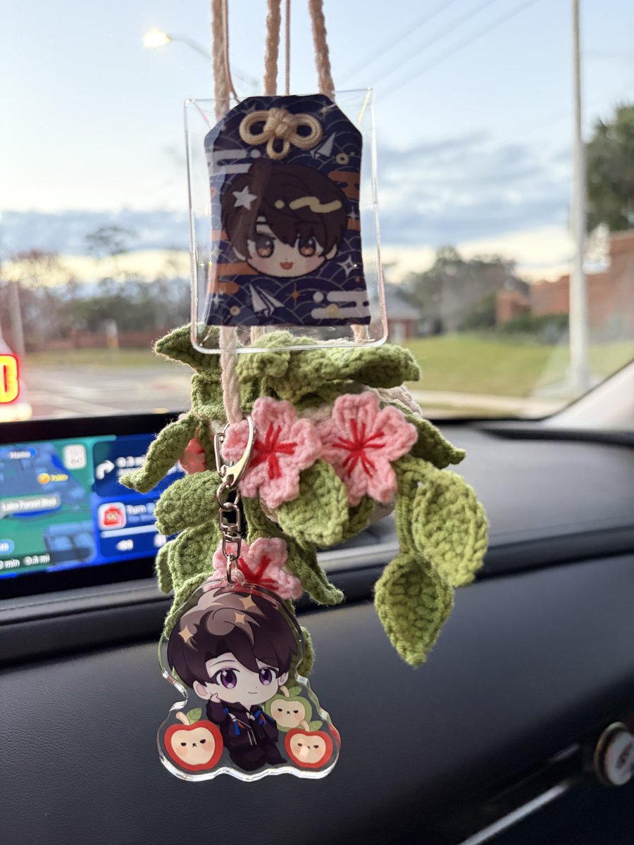 theashleysummer's tweet image. i also went to a love and deepspace event at a boba shop!! got a super cute caleb keychain waaaaaa and my dear friend got me this little lucky charm, he will stay in my car
