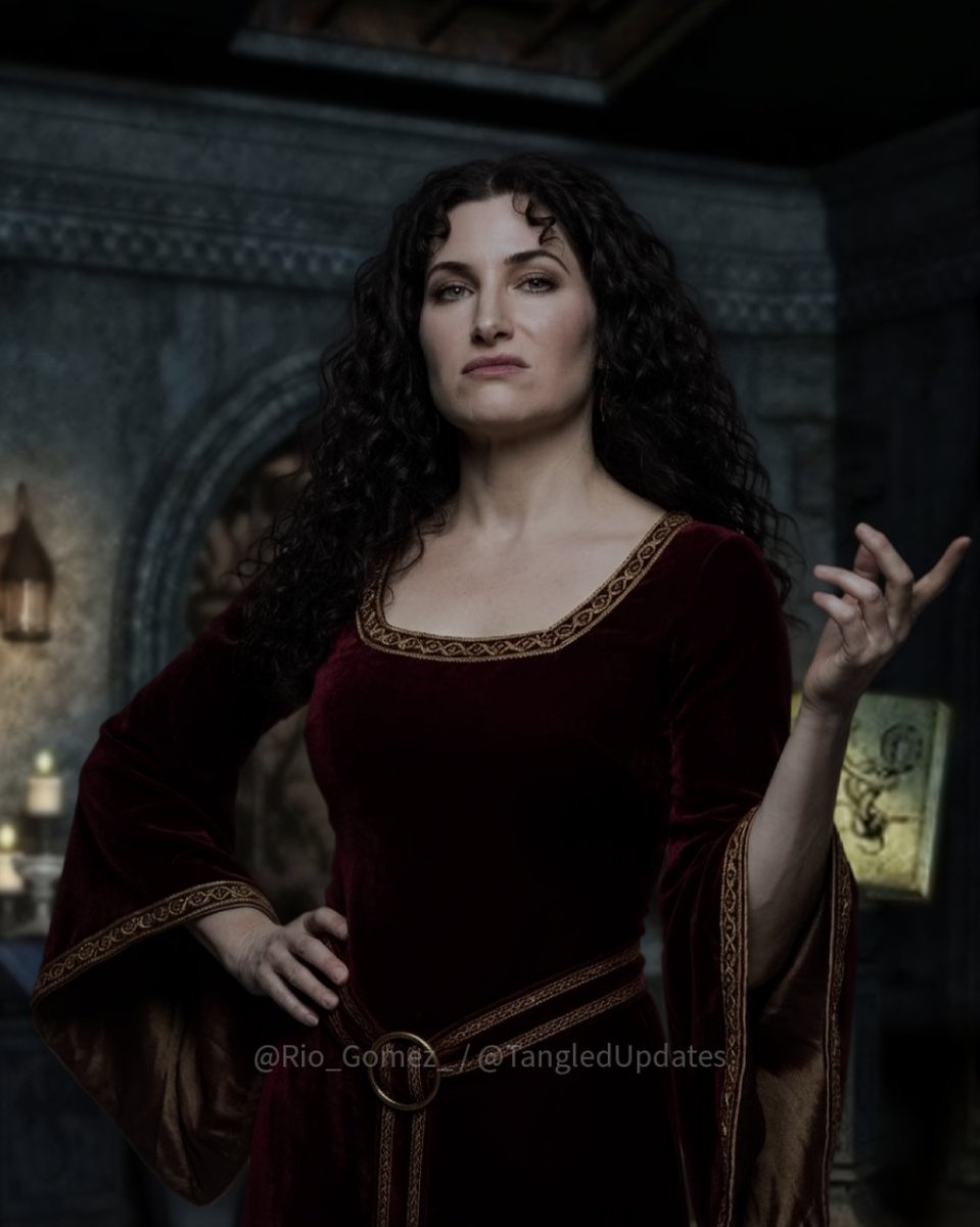 TangledUpdates's tweet image. 💜🗡️| Kathryn Hahn as Mother Gothel! 

Disney's live action #Tangled, coming soon only to theaters.  

(Amazing photoshop created by RioGomez in our discord!)