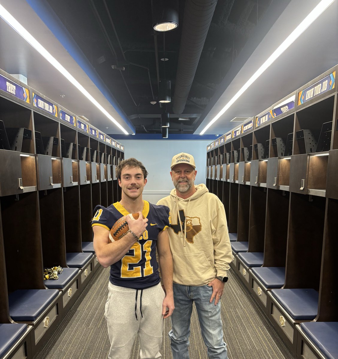 NoahLong__'s tweet photo. I am blessed to receive an opportunity to continue my athletic and academic career @ucobronchofb! Thank you @CoachEkern for the amazing visit! Loved checking out what UCO has to offer. https://t.co/ZYIdAGxZ46